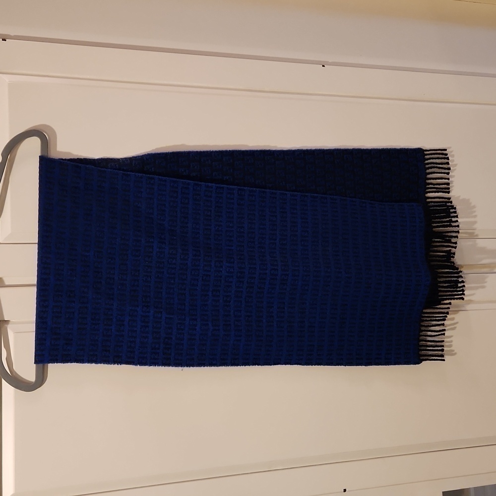 Fendi reversible unisex black and blue zuccino scarf with 2.5" fringe. EUC.